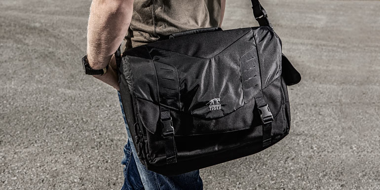 K-ISOM Review: TT Tac Case Die TT Tac Case Umhaengetasche von Tasmanian Tiger im Review Test des Magazins K-ISOM.